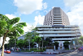 Taksin_Hoapstal01333